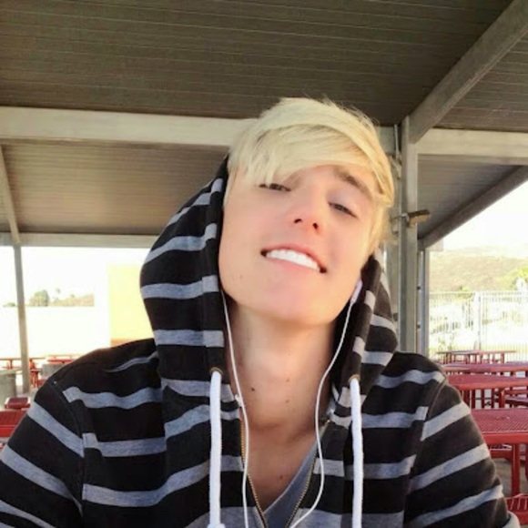 Meet the Posher Other - Meet your Posher, Aaron